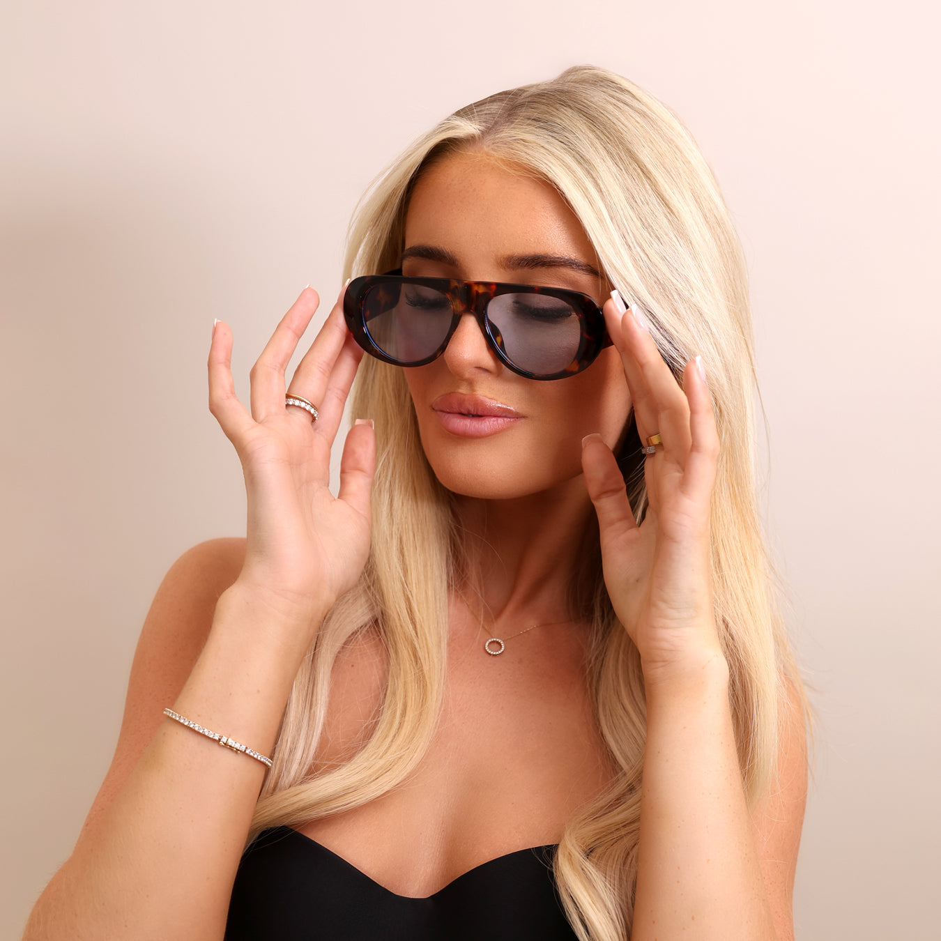 Tulum Oval Sunglasses - Tortoise